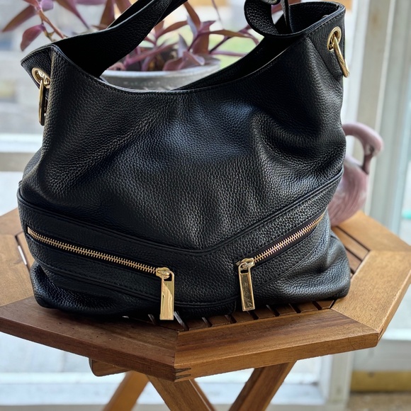 Michael Kors black leather bag with zip detail - Picture 1 of 11